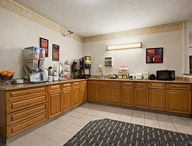 Motel Super 8 By Wyndham Lees Summit Lee’s Summit