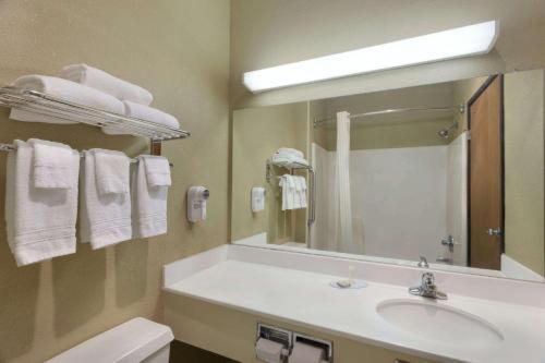 Motel Super 8 By Wyndham Lees Summit 2*