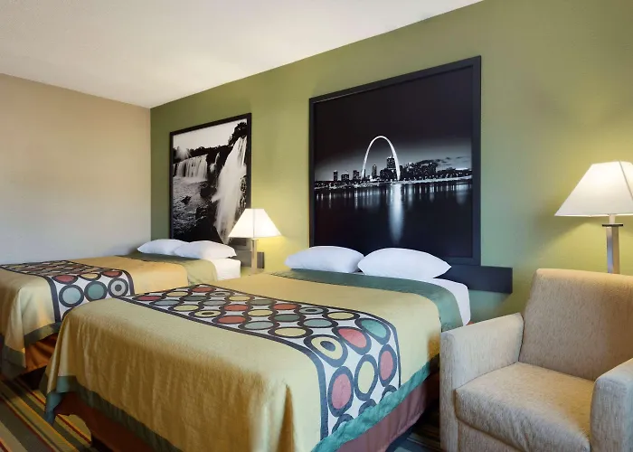 Super 8 By Wyndham Lees Summit
