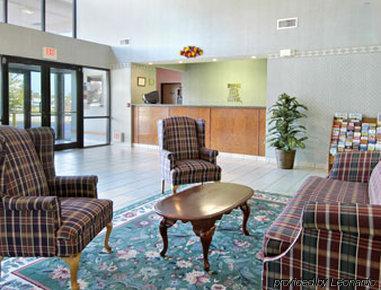 Super 8 By Wyndham Lees Summit